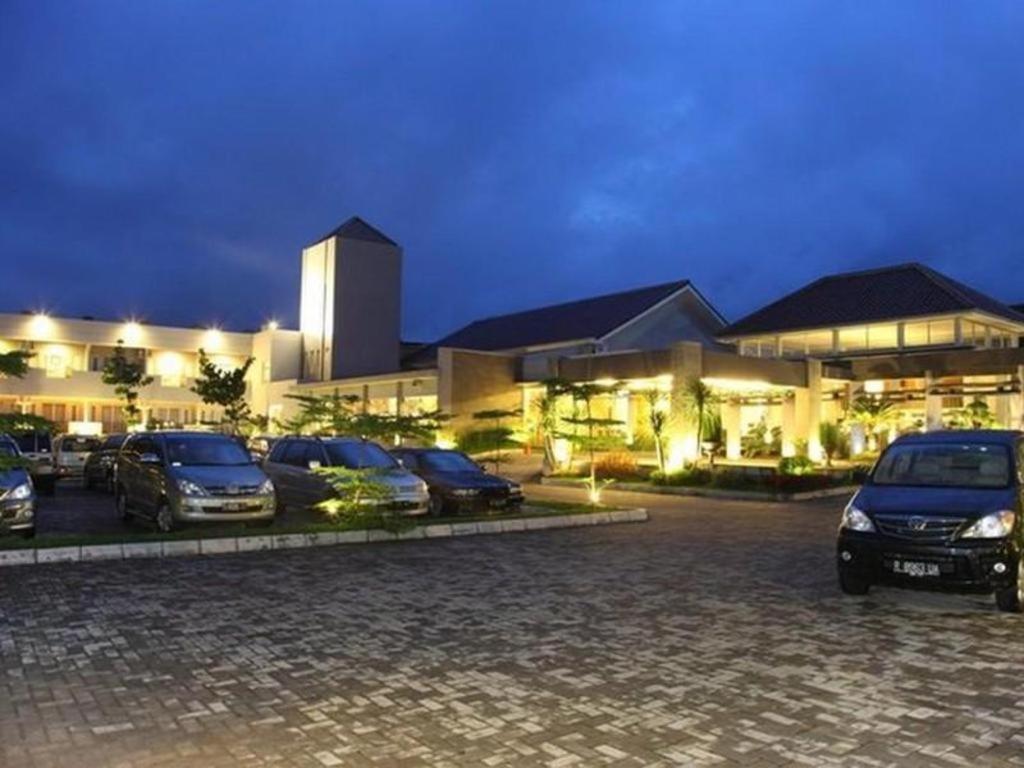 Green Valley Resort Purwokerto Kültér fotó